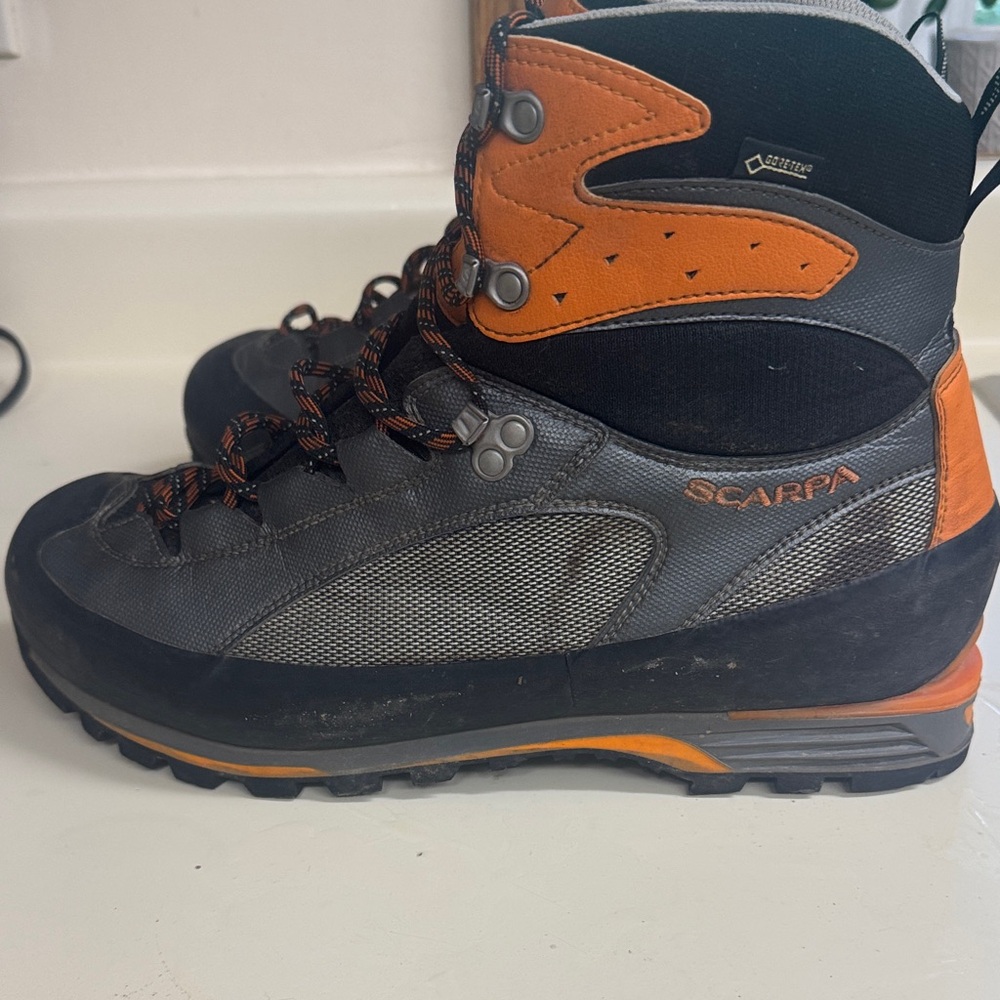 Scarpa Men's Boots - Black and Orange - Picture 3 of 7